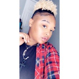 Meet your Posher, Maya